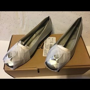 Angel steps silver flats